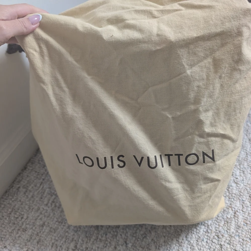 Louis Vuitton Red  Epi Noe Bucket Bag - Picture 15 of 16